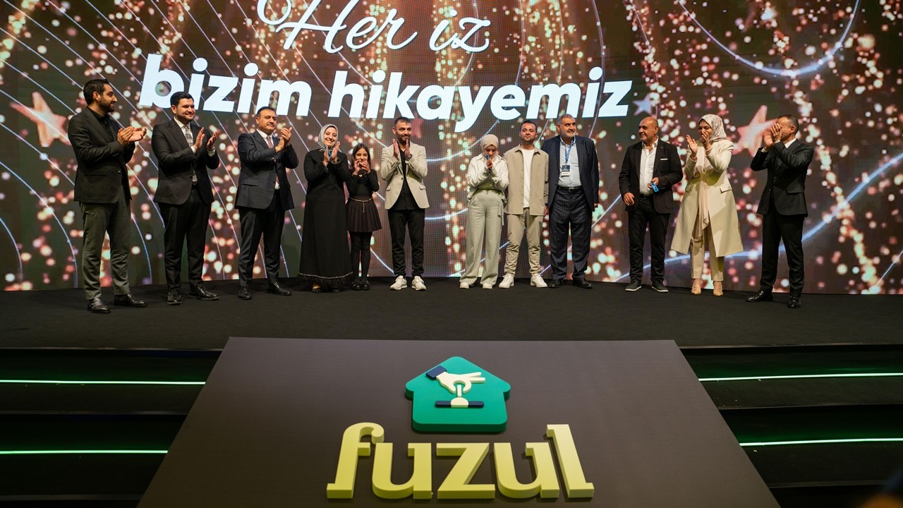 Fuzul, Togg Talihlilerinin Anahtarlarını Teslim Etti