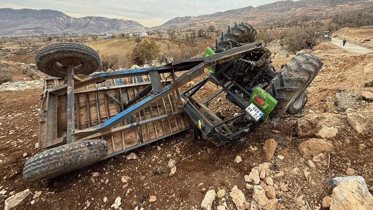 Gabar Dağı'nda traktör takla attı: Fidan diken 5’i ağır 13 işçi yaralandı