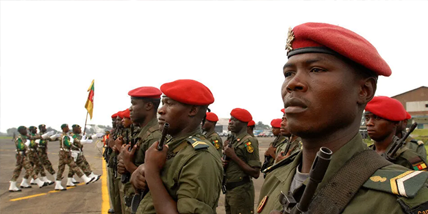 Gabon'un ardından 2 Afrika ülkesini daha darbe korkusu sardı! Komutanları alelacele emekli ettiler