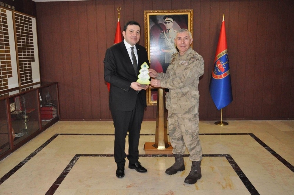 GAGiAD Yönetim kurulu üyeleri Jandarma Alay komutanlığını ziyaret etti 