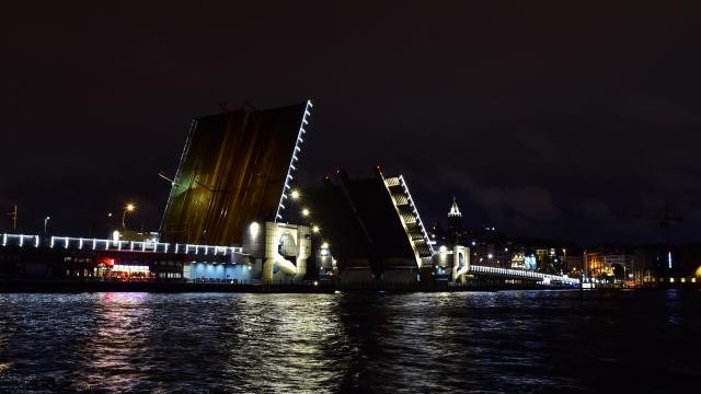 Galata ve Atatürk köprüleri çalışma nedeniyle bir süre trafiğe kapatıldı