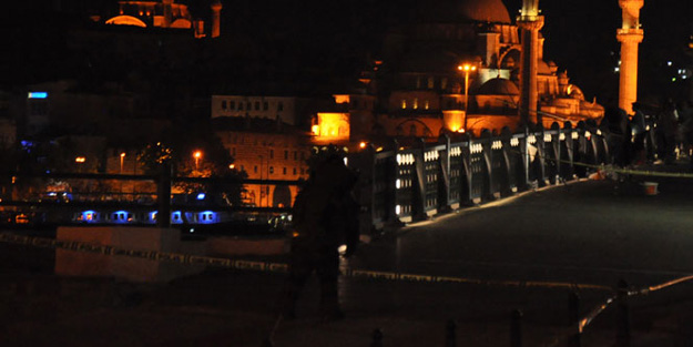 Galata Köprüsü'nde bomba paniği