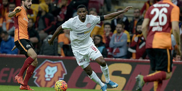 Aslan, Arena'da kükreyemiyor