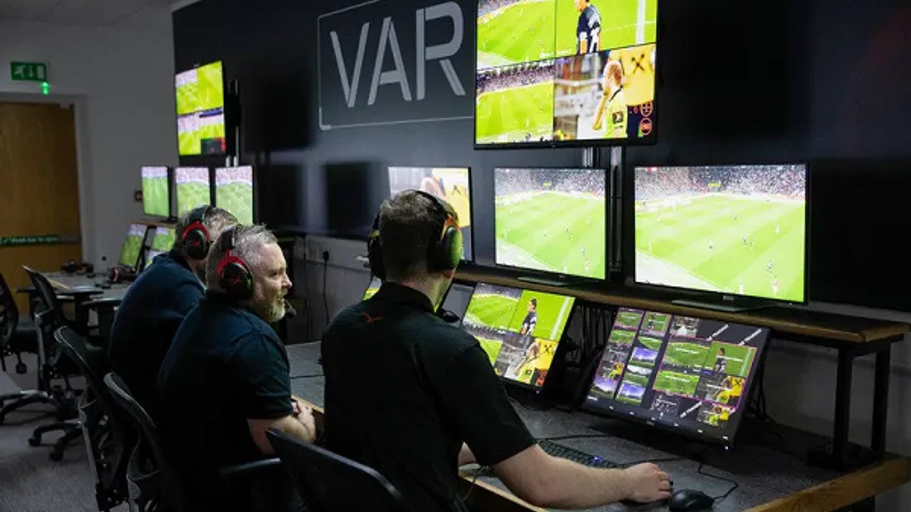 Galatasaray - Adana Demirspor maçının VAR hakemi açıklandı