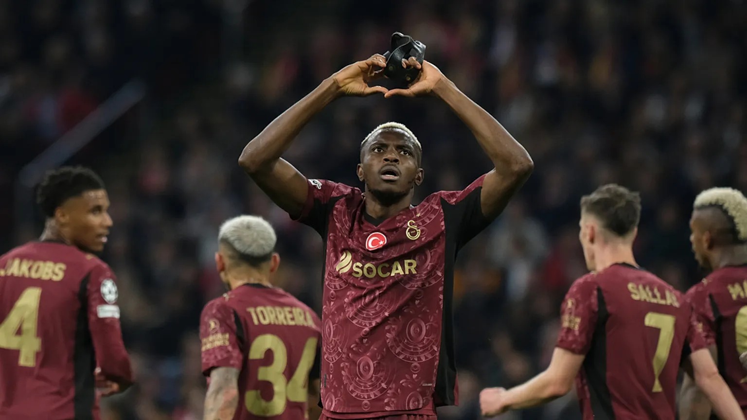 Galatasaray Ajax'ı Osimhen'in golleriyle devirdi