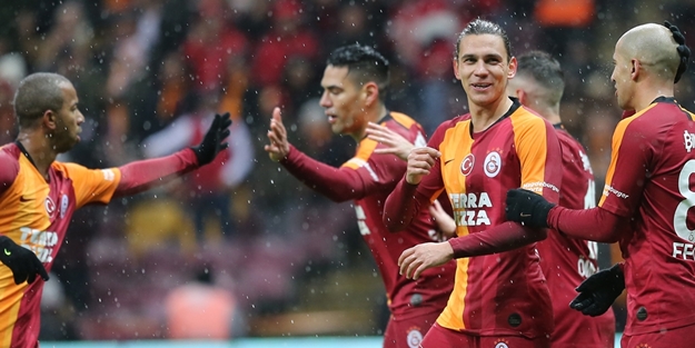 Galatasaray Antalyaspor'u farklı yendi!