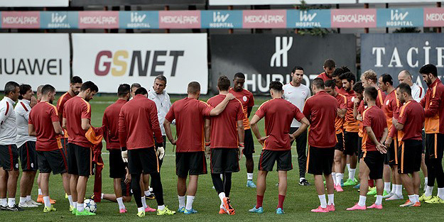 Aslan maç saatini bekliyor