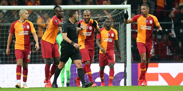 Galatasaray, Benfica'ya 2-1 mağlup oldu