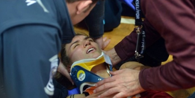 Galatasaray-Beşiktaş maçında korkutan kaza