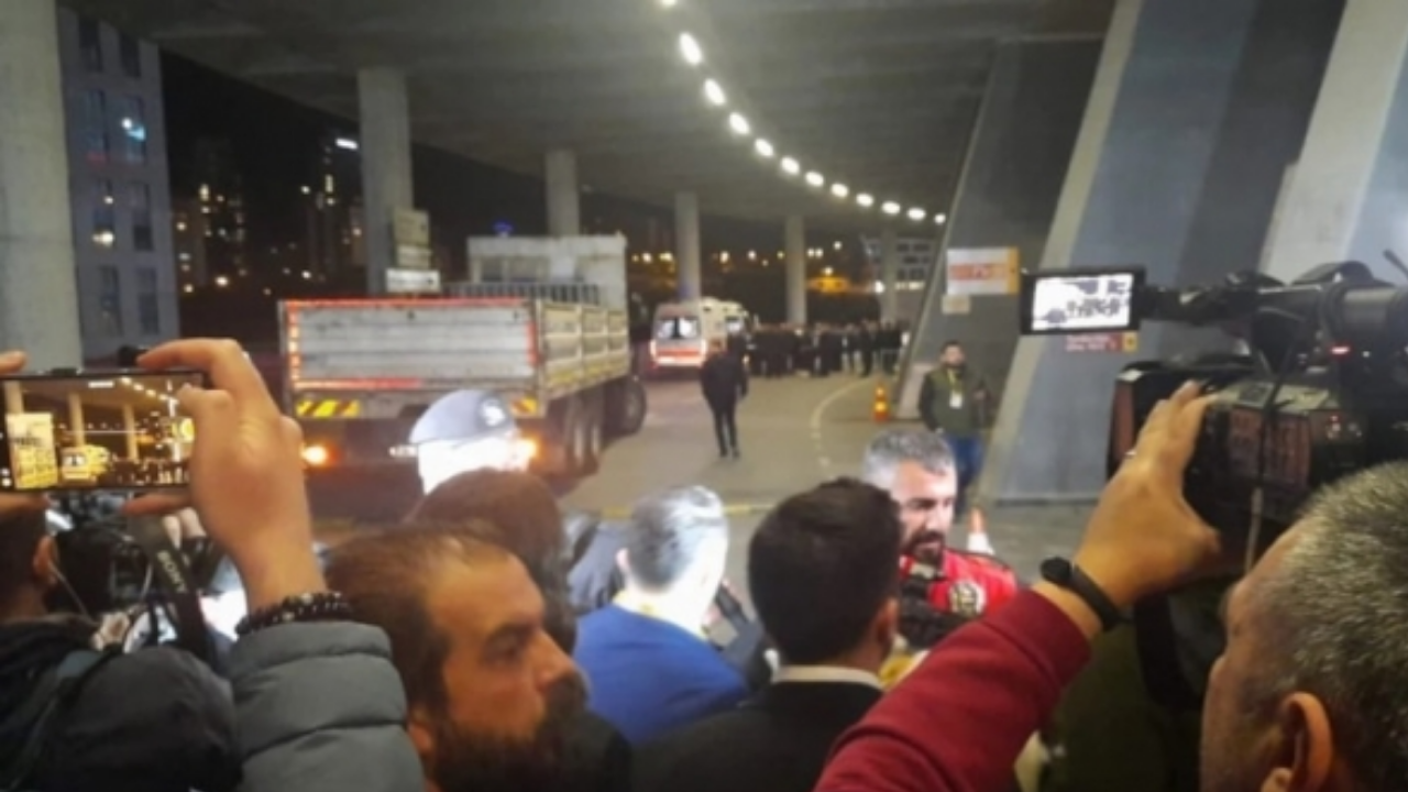 Galatasaray - Beşiktaş maçının ardından olay! Muhabire yumruklu saldırı