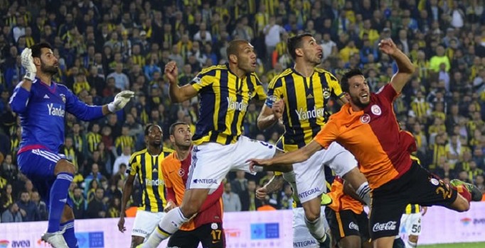 Galatasaray ertelenen derbiyi 28 Nisan'da oynamak istiyor