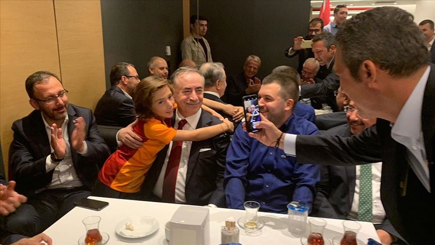 Galatasaray-Fenerbahçe derbisinde anlamlı kareler