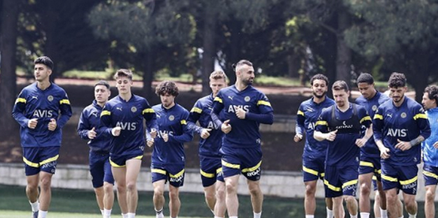 Galatasaray için çok ama çok büyük tehlike! Şaşkına çevirdiler: Fenerbahçe'den Galatasaray'a dev çalım!