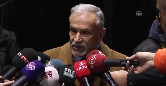 Özyalçın: “Podolski’nin gitmesinden yana gönlüm razı değil”