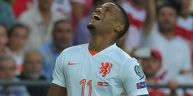 Galatasaray istemişti, imzayı atıp fotoğraf çektirdi