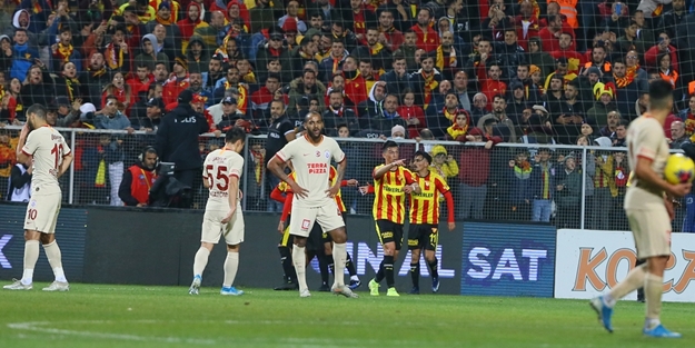 Galatasaray İzmir'de kayıp! Bütün golleri Göztepe attı: 2-1!