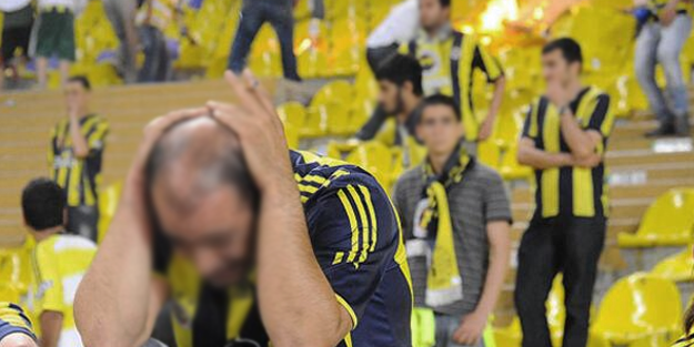 Galatasaray karşısında bozguna uğrayan Fenerbahçe'nin taraftarına psikolojik tavsiyeler: Belli bir süre derbi izlemeyin!