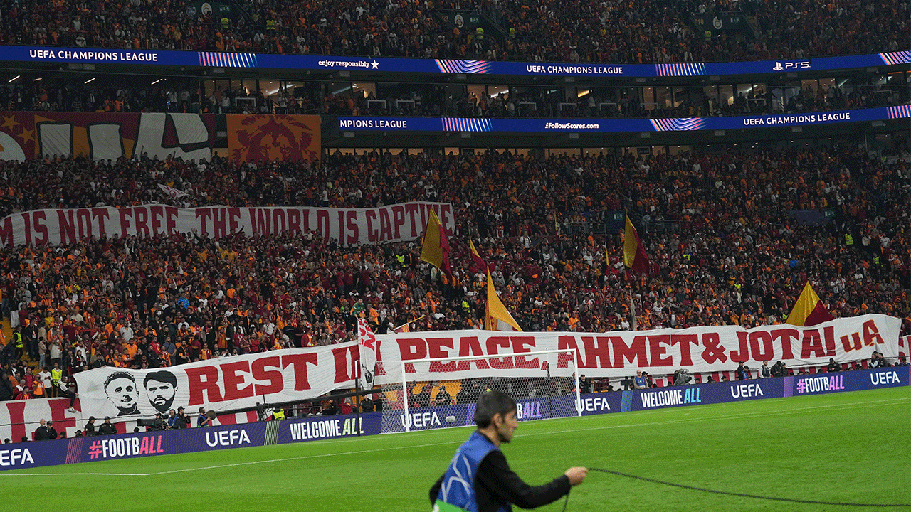 Galatasaray-Liverpool maçına dev ilgi! Tribünler doldu taştı