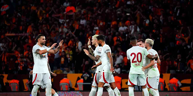 Galatasaray namağlup yoluna devam ediyor.