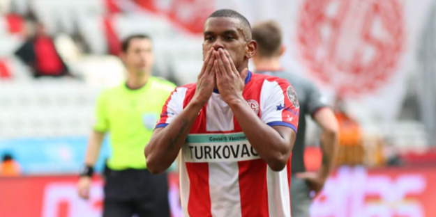 Galatasaray orta sahasını Süper Lig'den buldu!