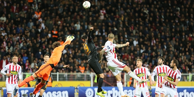 Aslan'a deplasmanda ağır darbe