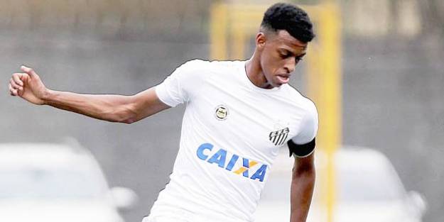 Galatasaray, stoperin Reis'ini buldu