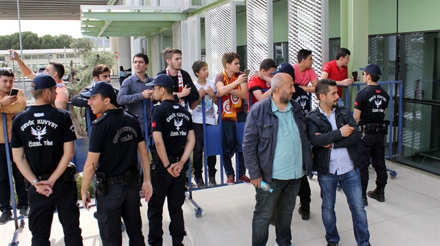 Galatasaray Takımı'nı 20 kişi karşıladı