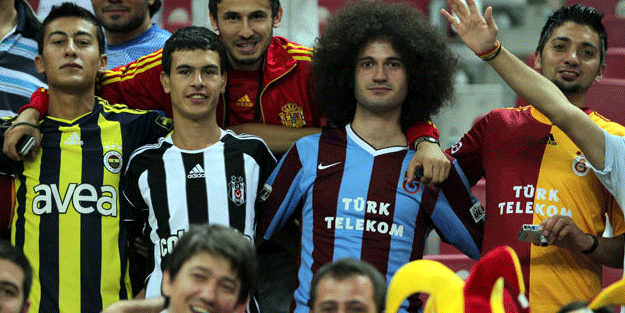 Galatasaray taraftarda da zirveyi kaptırmadı