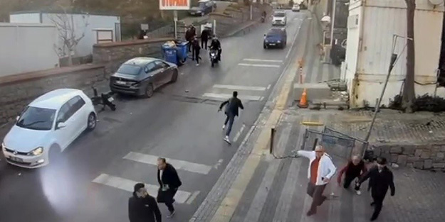 Galatasaray taraftarı baba kıza saldırı kamerada!