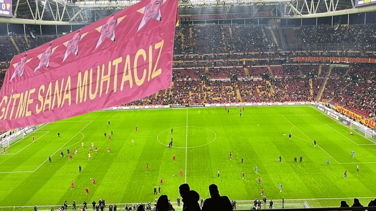 Galatasaray taraftarından Ali Koç'a 5 yıldızlı olay gönderme! 'Gitme sana muhtacız!'