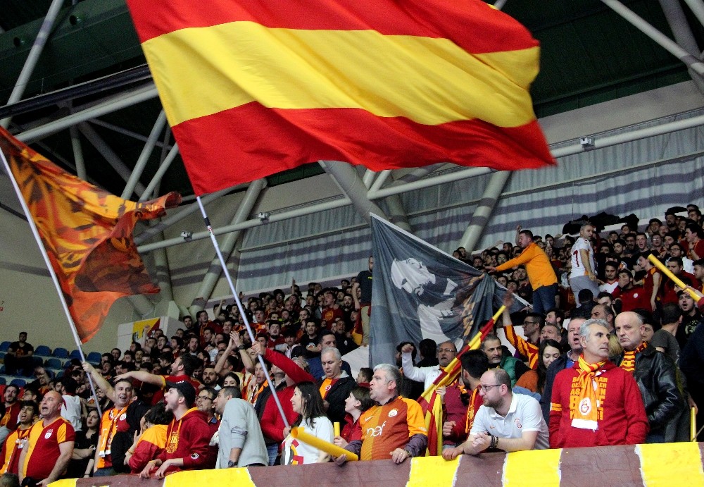 Galatasaray taraftarından ‘Lise’ tepkisi 