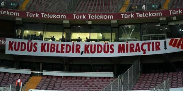 Galatasaray tribünlerinden Filistin'e destek
