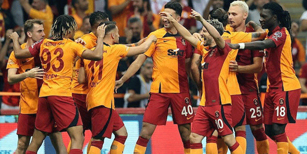 Galatasaray yıldız ismin sözleşmesini uzatıyor