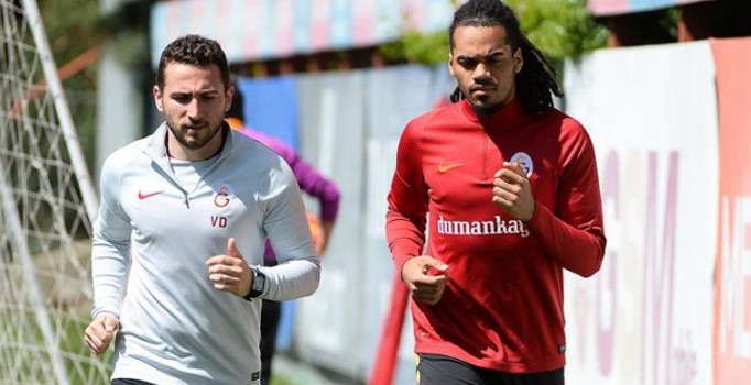 Galatasaray'a 4 futbolcudan kötü haber