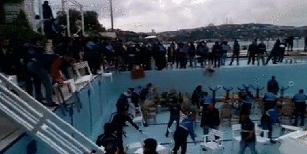 Galatasaray’a şok! Belediye ekipleri yıkıma başladı