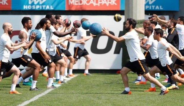 Galatasaray'a Tolga Ciğerci'den kötü haber