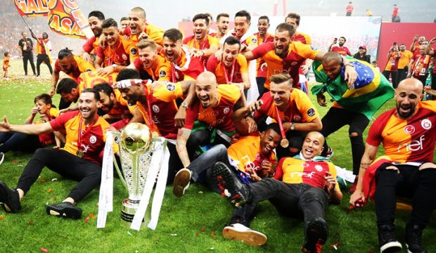 Galatasaray'da 7 ayrılık birden!