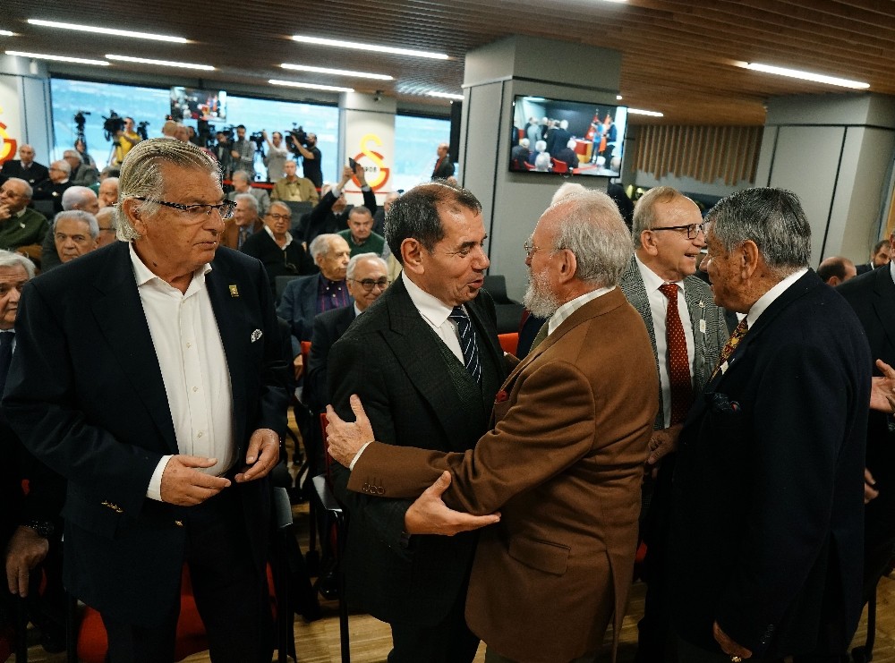Galatasaray’da aralık ayı divanı başladı, Başkan Mustafa Cengiz katılmadı 