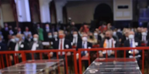  Galatasaray'da Başkan adaylarının oy renk seçimi belli oldu... Oy verme işlemi bitti, tek tek açıkladı