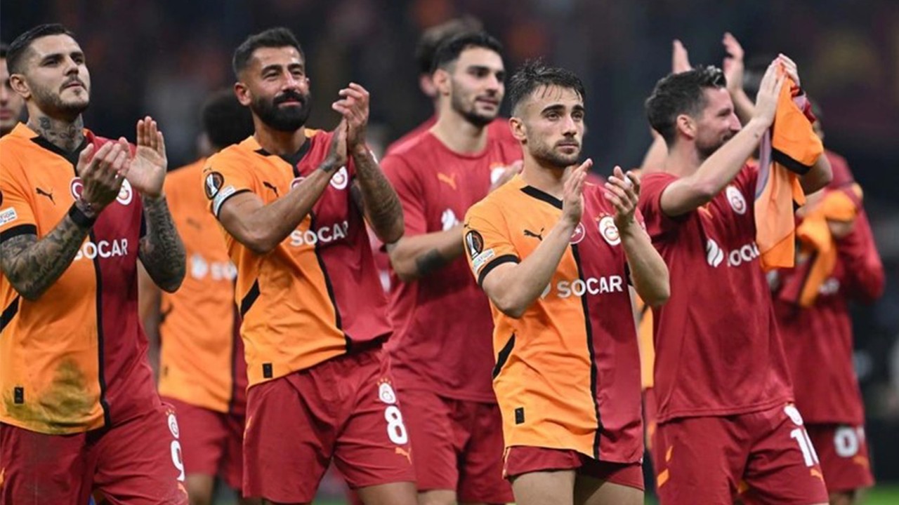 Galatasaray’da flaş ayrılık! Yıldız futbolcunun bileti kesildi