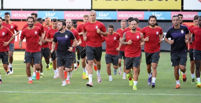 Galatasaray'da Luis Cavanda ilk çalışmasına çıktı