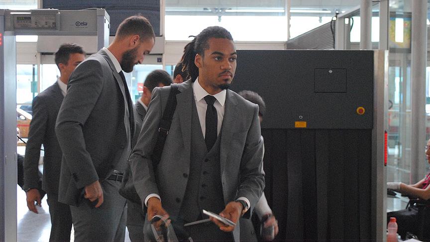 Galatasaray'da Podolski ve Sneijder Antep'te yok