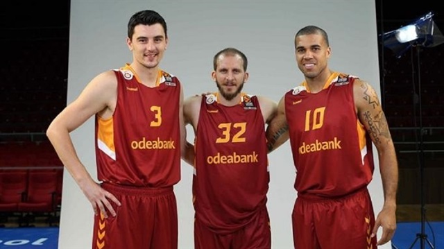 Galatasaray'da Schilb ve Emir kadro dışı kaldı