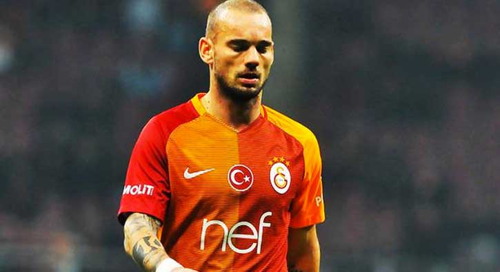Galatasaray'da Sneijder antrenmanı yarıda bıraktı
