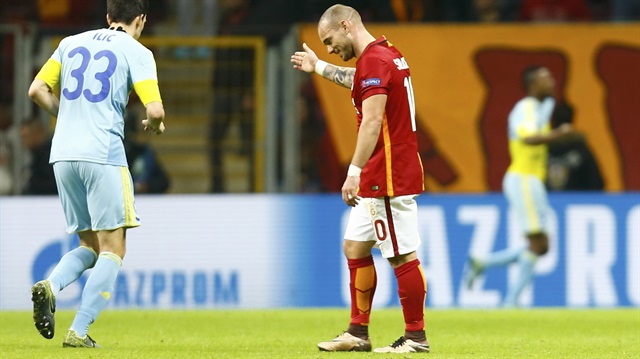 Galatasaray'da 'Sneijder krizi' devam ediyor