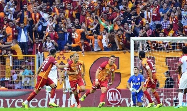 Galatasaray'da tarihi karar