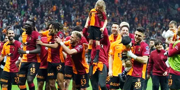 Galatasaray'da temizlik başlıyor! 5 isimle birden yollar ayrılacak...