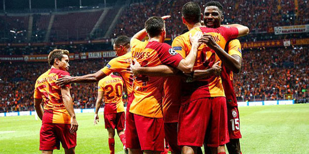Galatasaray'da Türk oyuncular fedakarlık yaptı! Kriz aşıldı