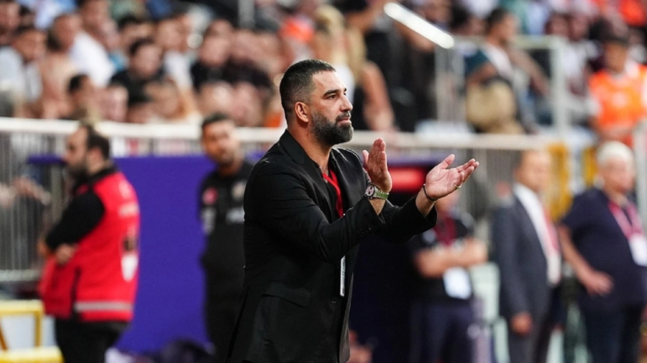 Galatasaray'da tutunamadı, Arda Turan havada kaptı!