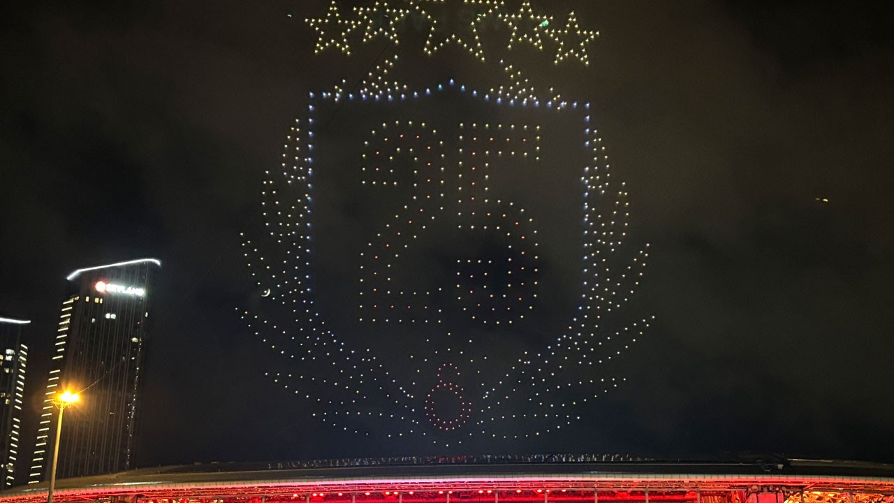 Galatasaray’dan 5 yıldızlı dron şov! Şampiyonluk kutlamaları görsel şölenle taçlandı